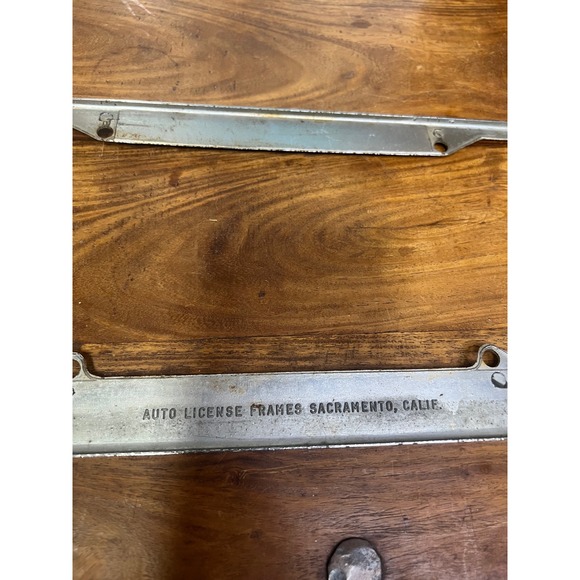 Vintage 1956 Chevrolet License Plate Frame Metal Sacramento Calif Auto Frames - Picture 3 of 3